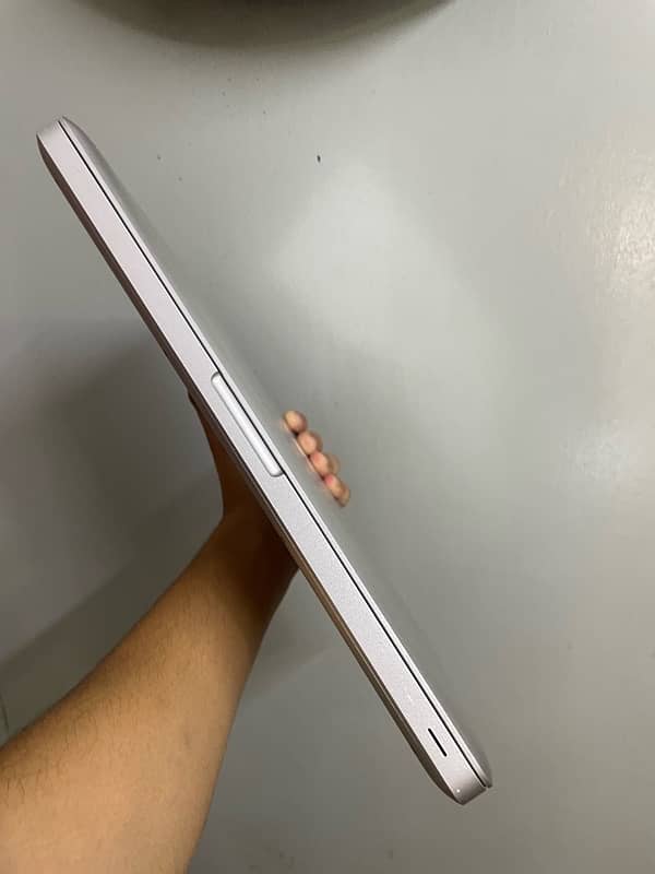 Macbook pro Late 2011 7