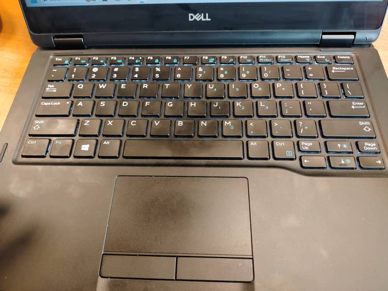 Dell Latitude 7390 2 in 1 1