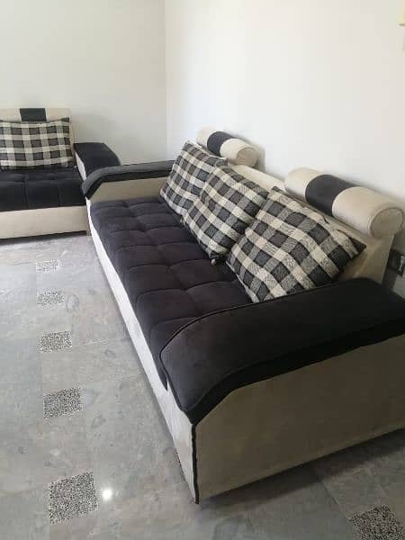 3*3 =9 seater sofa 3