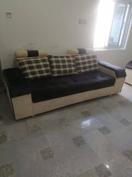 3*3 =9 seater sofa 5