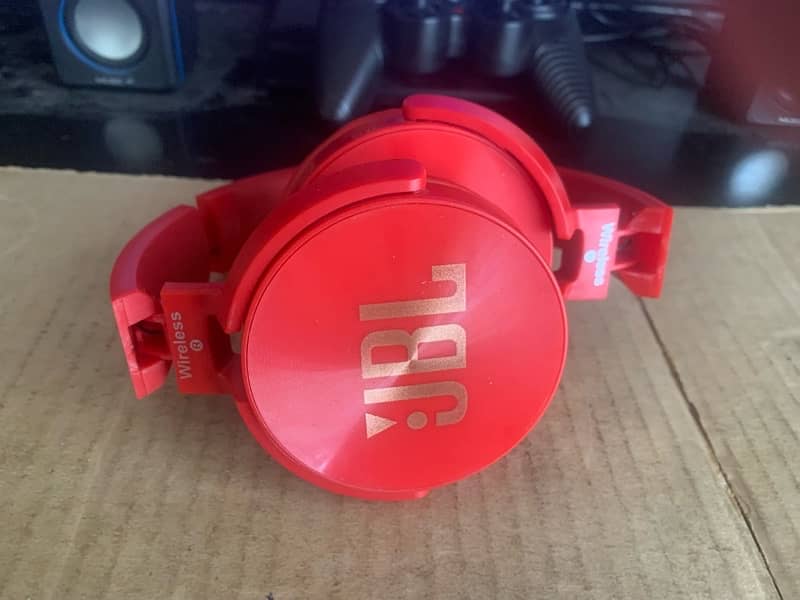 JBL JB950 Wireless Headphones 1