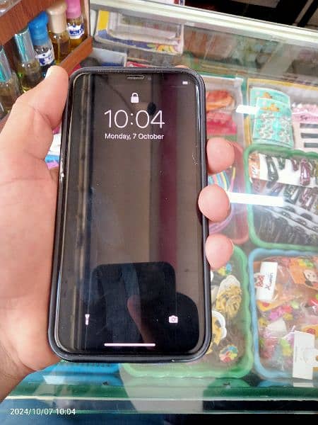 iphone x with mirror condition one handed phone ! 5