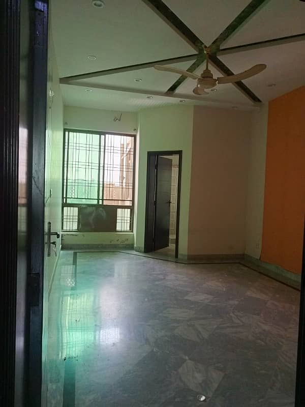 10 marla house for rent in johar town for family and office software house+call centre and other companies setup 2