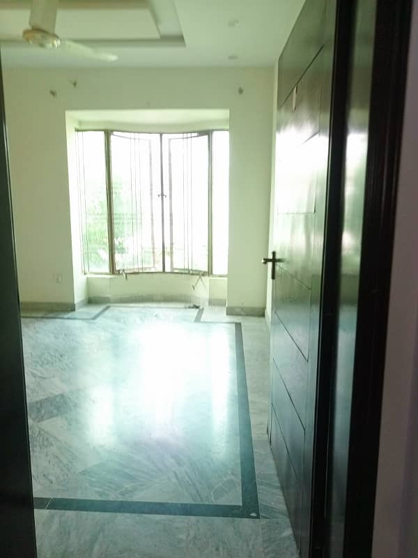 10 marla house for rent in johar town for family and office software house+call centre and other companies setup 4