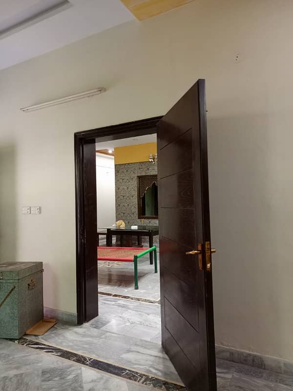 10 marla house for rent in johar town for family and office software house+call centre and other companies setup 30