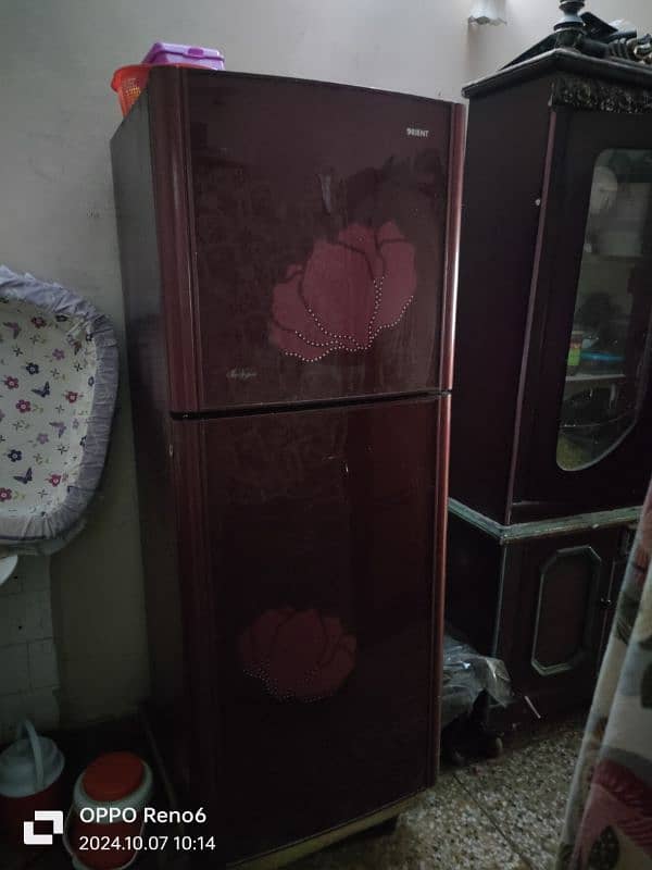 orient fridge medium large size in very good condition 0