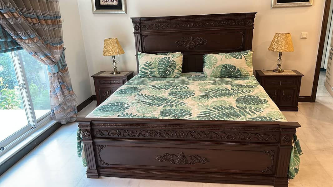 Luxurious Bed & Dressing for Sale - 10/10 Condition - Lahore 2