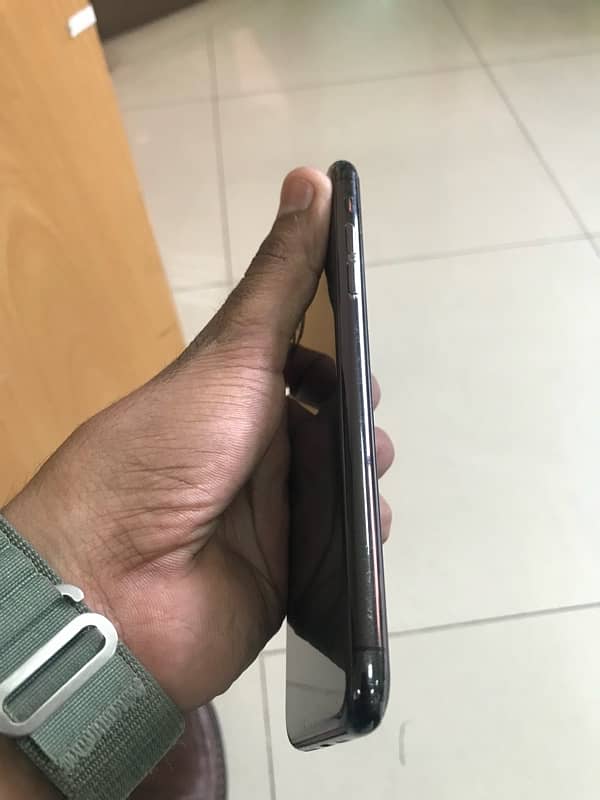 iPhone 11 pro max 256gb dual PTA Approved 3