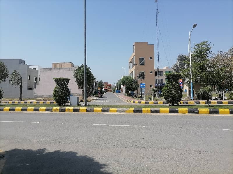 Prime Location Bahria Nasheman - Zinia 5 Marla Residential Plot Up For Sale 2