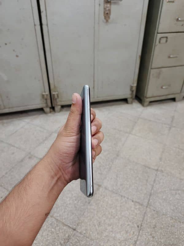 One plus 8T 256GB 12+12 GB 8