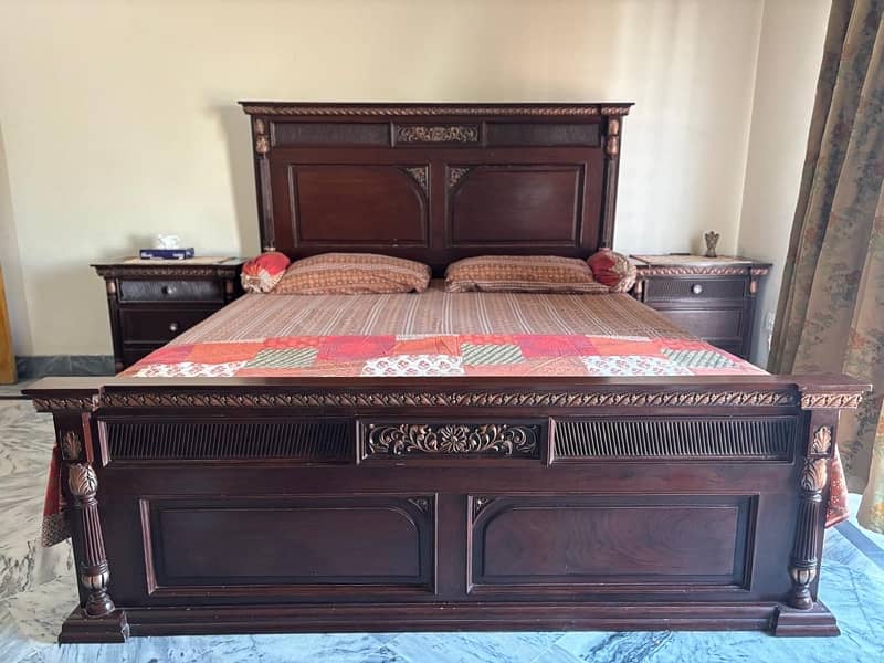 Chiniot Bedset side tables and dressing table 1