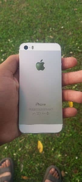 I phone 5s 32 gb Non pta condition 10/10 1