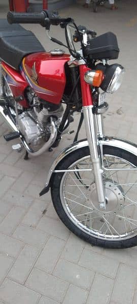 Honda 125 CG 2011 model for urgent sale 2