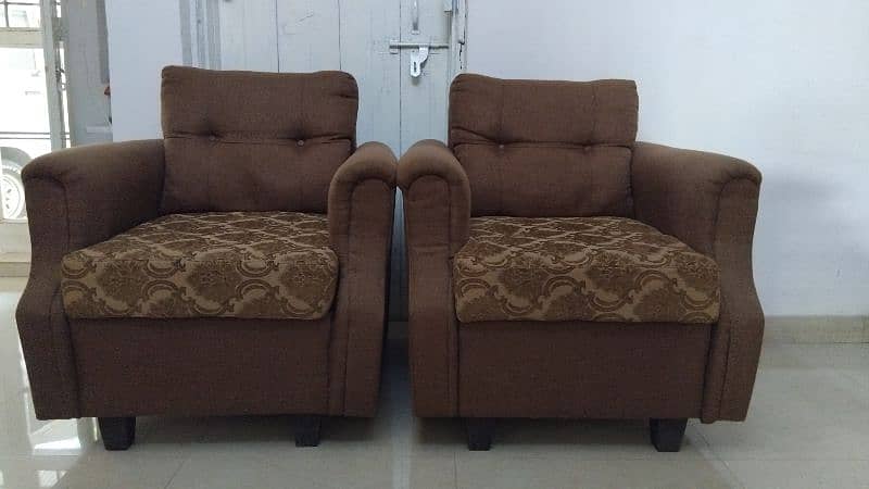 7 seater sofa set in excellent condition 1