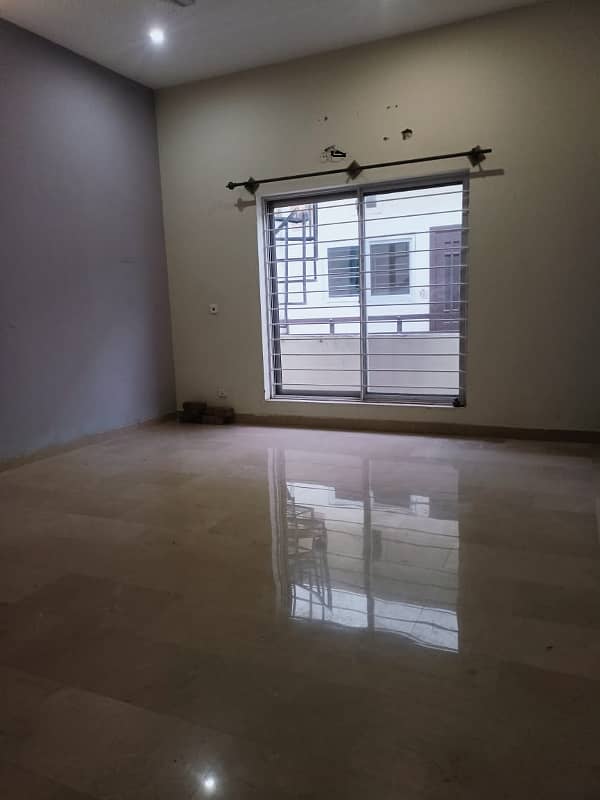 10 Marla Double Storey House Available For Rent 19