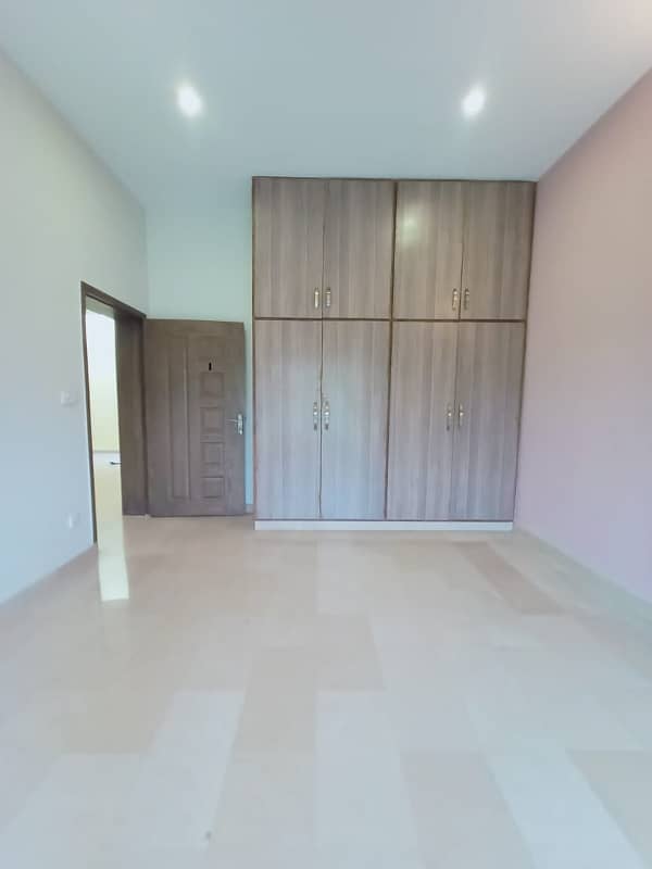 10 Marla Double Storey House Available For Rent 21