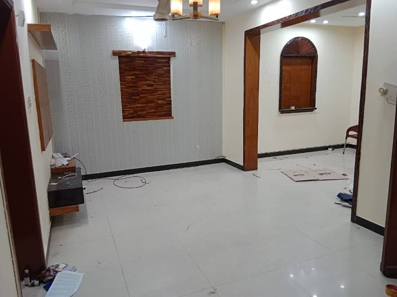 Rent a 10 Marla Upper Portion in Rafi Block, Bahria Town Lahore Like Brand New 6