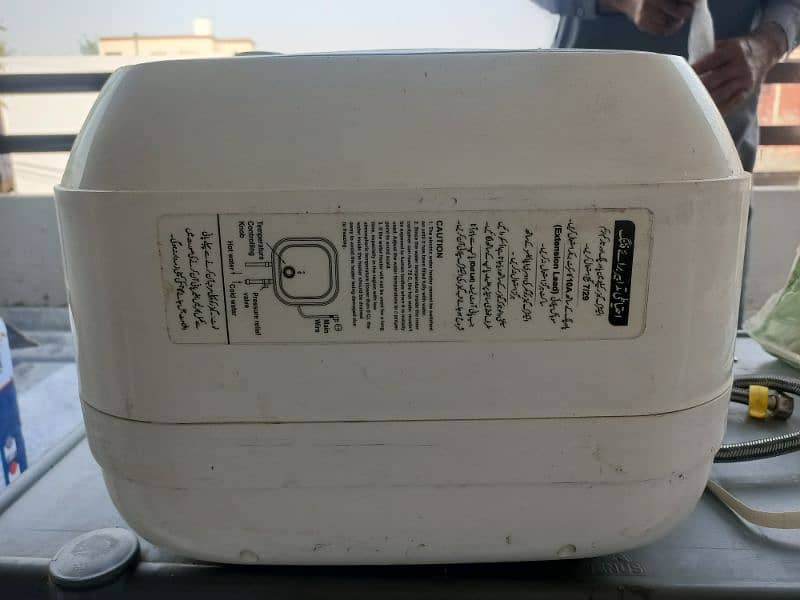 Electric water heater (Instant) 3