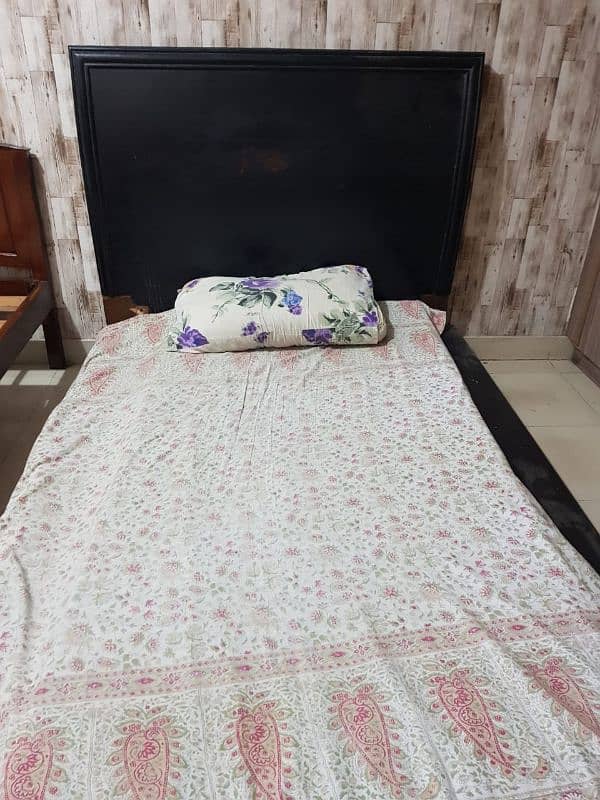 Single wooden bed low lying 5