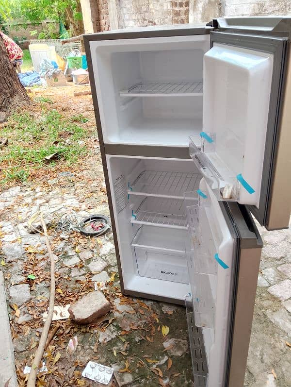 Haire De Freezer For Sell Lash condition New 2 month Use Full ok Ha 17