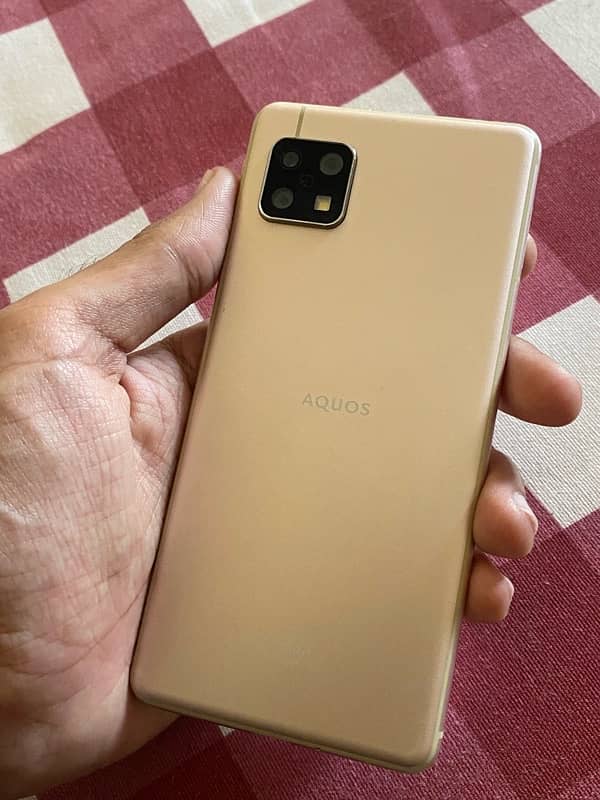 Aquos Sense 5g 1