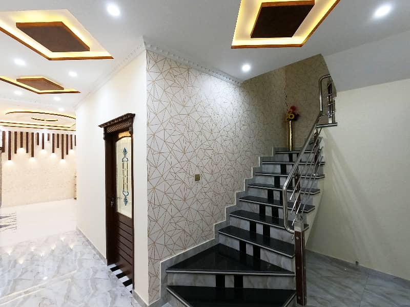 Ideal 12 Marla House Available In Johar Town Phase 2 - Block H3, Lahore 6