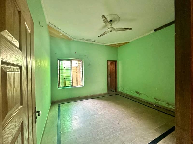 Lower Portion Of 5 Marla In Johar Town For rent 1