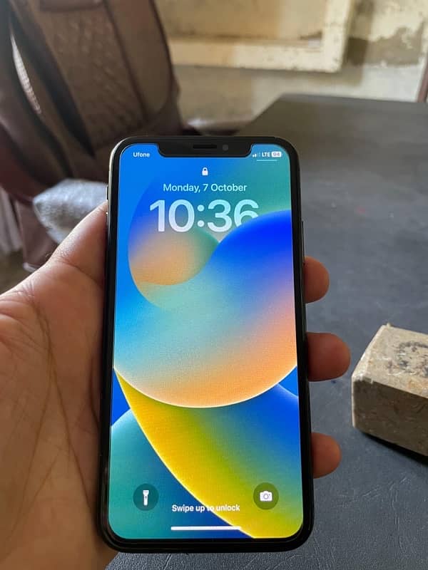 iPhone X 64 GB PTA Approved. 1