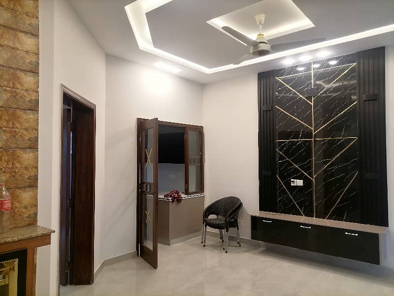 5 Marla Spacious House Is Available In Johar Town Phase 2 - Block Q For Sale 2