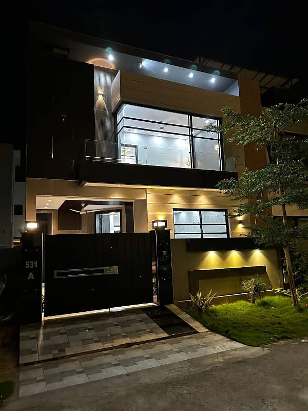 Brand New 8 Marla Modern House For Rent 12