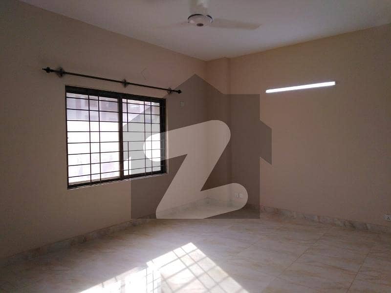 Single Storey 400 Square Yards Office For rent In Gulshan-e-Iqbal - Block 5 Karachi 0