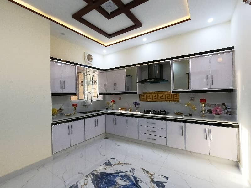 Ideal 12 Marla House Available In Johar Town Phase 2 - Block H3, Lahore 13