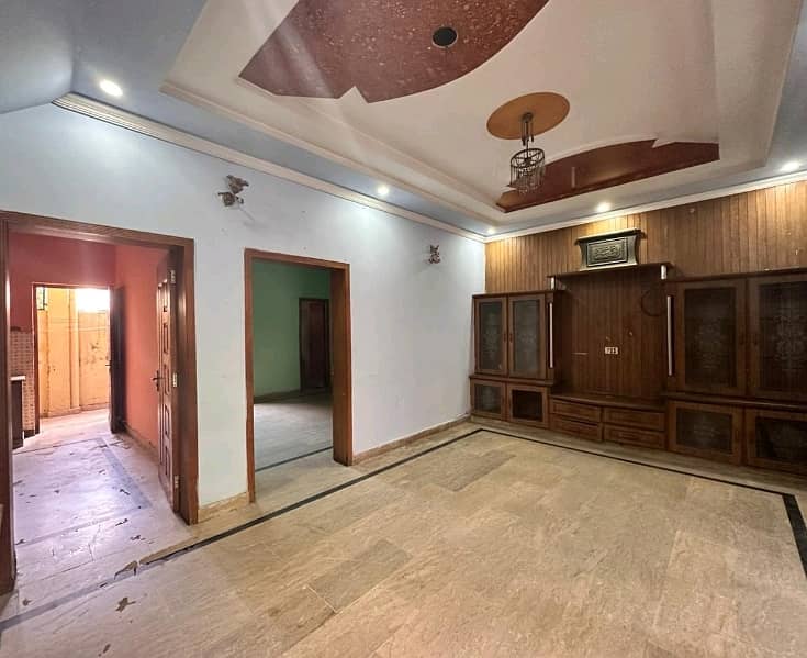 Lower Portion Of 5 Marla In Johar Town For rent 0