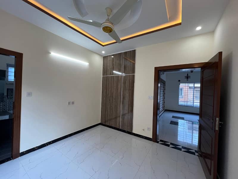 Brand New 4 Marla Luxury Full House For Rent In G-13/1 Islamabad 0