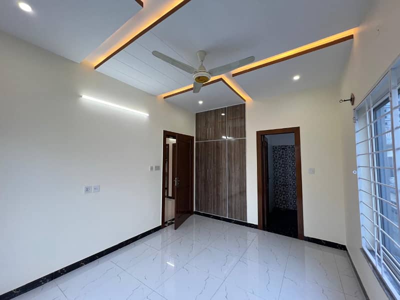 Brand New 4 Marla Luxury Full House For Rent In G-13/1 Islamabad 7