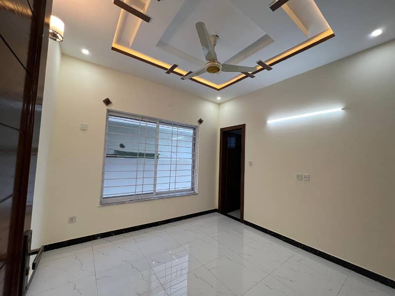 Brand New 4 Marla Luxury Full House For Rent In G-13/1 Islamabad 10