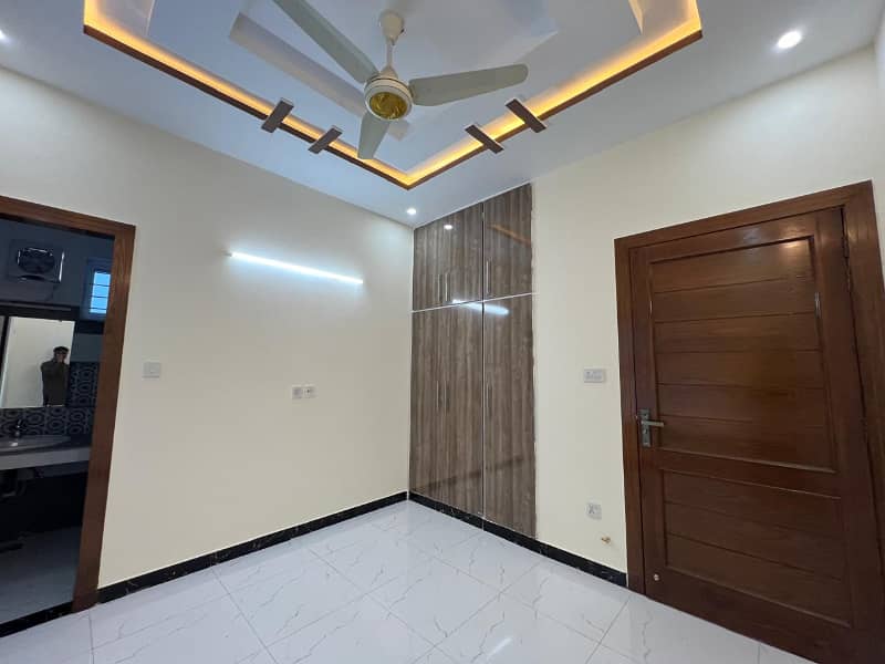 Brand New 4 Marla Luxury Full House For Rent In G-13/1 Islamabad 12