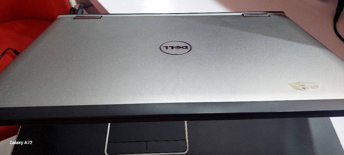 Laptop Dell Vostro 3750 1