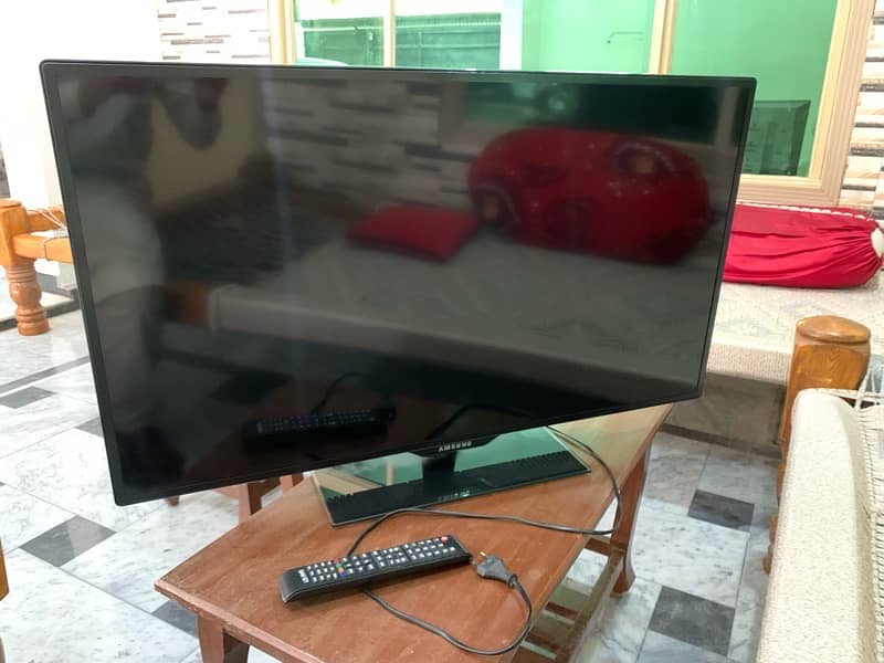 samsung led 40'' Neat clean condition no fault (Just call me) 3