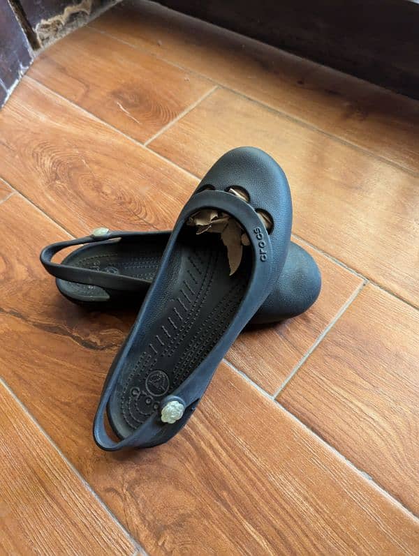 Crocs original US size 9 comfortable shoes 0