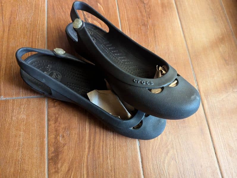 Crocs original US size 9 comfortable shoes 3