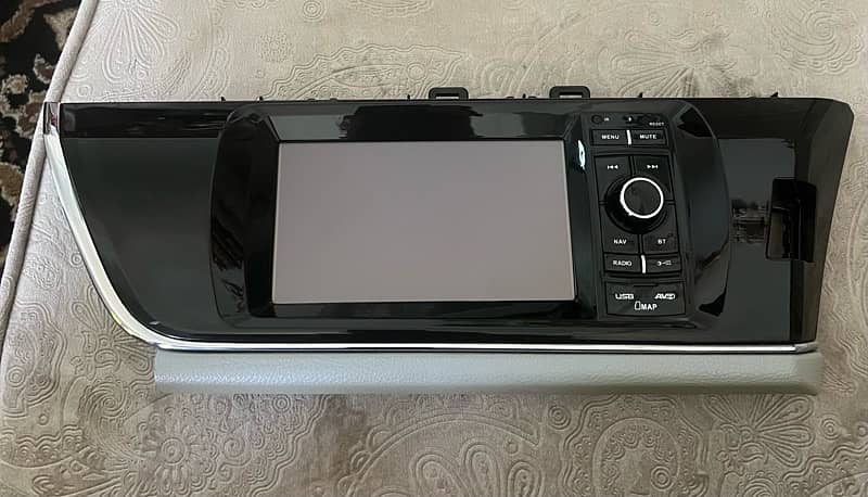 Toyota Corolla 2014-2017 LCD 2