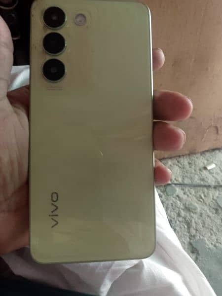 Vivo y100 4