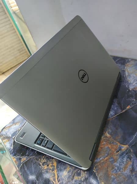 Dell Latitude E7240 Ultrabook i7 4th generation 1