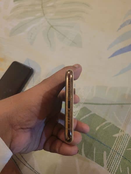 Iphone xs 64gb gold 5