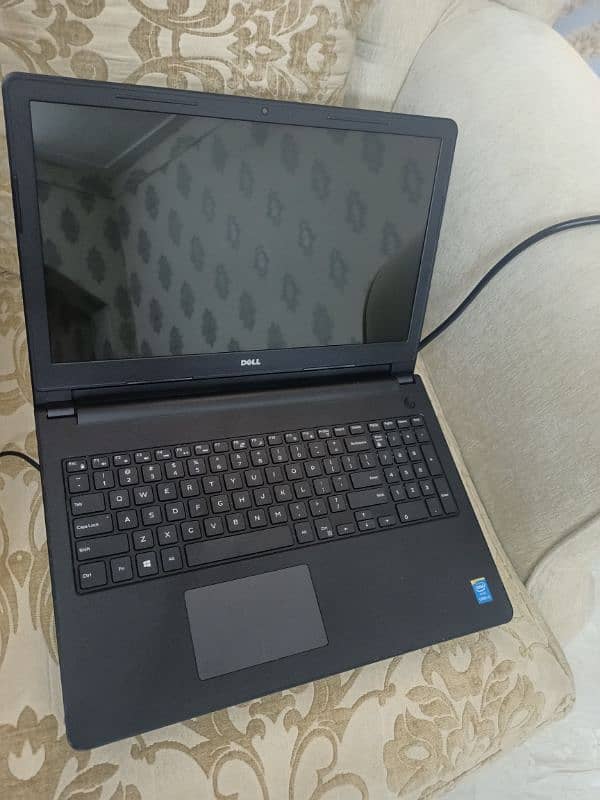 Dell 7th Generation core i5 2.70ghz 8gb ram 15.6 crystal led 4