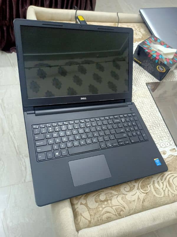 Dell 7th Generation core i5 2.70ghz 8gb ram 15.6 crystal led 5