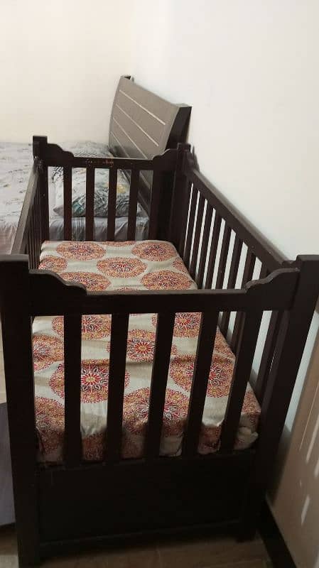 wood baby cot 2