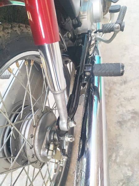 Honda CD70 for sale new condition 0/3/4/7/7/3/9/3/1/4/9 6