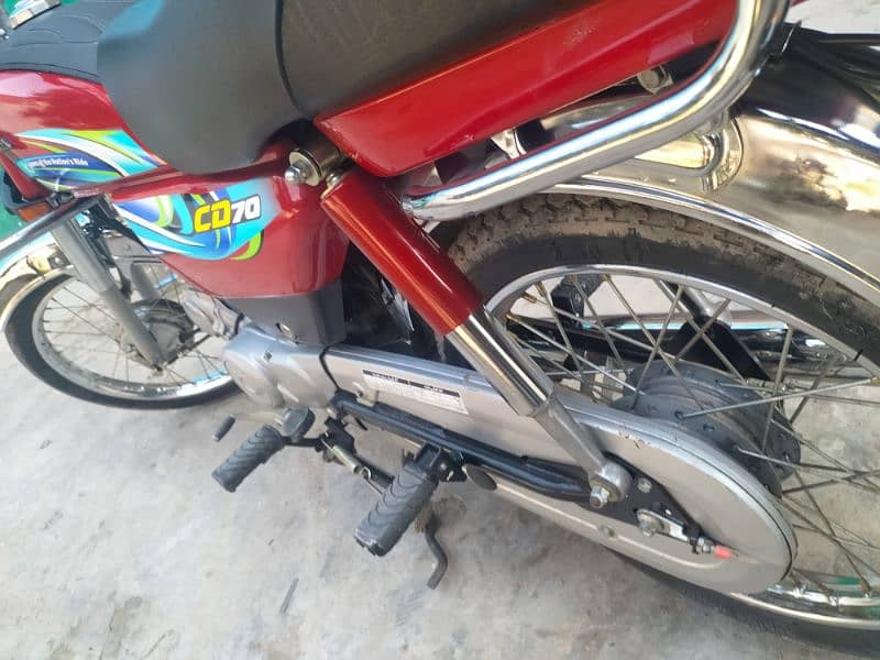 Honda CD70 for sale new condition 0/3/4/7/7/3/9/3/1/4/9 7